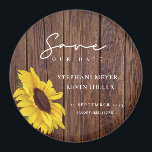 Íman Rústico Casamento De Madeira Girassol Salvar A Dat<br><div class="desc">Simples e elegantemente rústico são as palavras que usaria para descrever esta Imã salve a data... com um girassol solteiro, sobre um design de madeira rústica, cercado por uma caligrafia elegante. Este design bóho único é uma maneira divertida de anunciar seu noivado e define o palco por um dia que...</div>