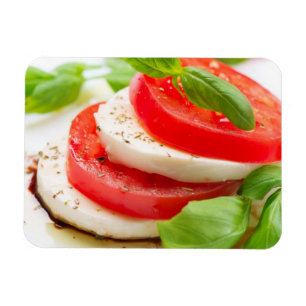 Íman Salada Caprese. Fatias de tomate e Mozzarella