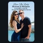 Íman Salve a data do nosso ímã de casamento<br><div class="desc">Este é um simples,  mas bonito ímã de geladeira personalizável para lembrar a sua família e amigos do seu dia especial. Você pode personalizar isso com sua foto e mudar o texto do ímã. Que salvem a data e não se esqueçam!</div>