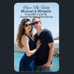 Íman Salve a data do nosso ímã de casamento<br><div class="desc">Este é um simples,  mas bonito ímã de geladeira personalizável para lembrar a sua família e amigos do seu dia especial. Você pode personalizar isso com sua foto e mudar o texto do ímã. Que salvem a data e não se esqueçam!</div>