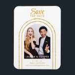 Íman Salve A Data Dourada Na moda Moderna Negra<br><div class="desc">Salve a data em que os magnetos modernos de casamento com Na moda preto Dourado apresentam o seu arco de ouro de dentro favorito em um fundo branco. Personalize com seu texto editando o texto nas caixas de texto fornecidas. Projetado para você por ©Evco Studio www.zazzle.com/store/evcostudio</div>