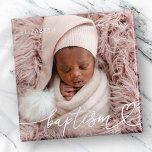 Íman Santa Batismo Elegante Foto Do Bebê Do Coração Chi<br><div class="desc">Essa design simples e moderna é composta por tipografia de serifa e adiciona uma foto personalizada,  adiciona nome de bebê e mês e ano de batismo</div>