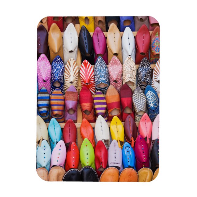 Íman Sapatos expostos em uma loja nos souks (Vertical)