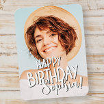 Íman Saudação de Aniversário da Foto Personalizada e Le<br><div class="desc">A design é moderna e simples. Adicione uma foto personalizada do celebrante de aniversário e adicione seu nome.</div>