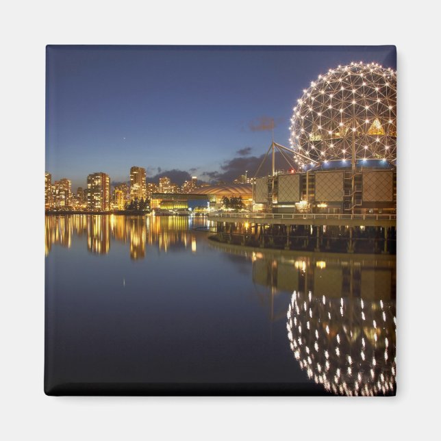 Íman Science World e CBD refletidos em False Creek, (Frente)