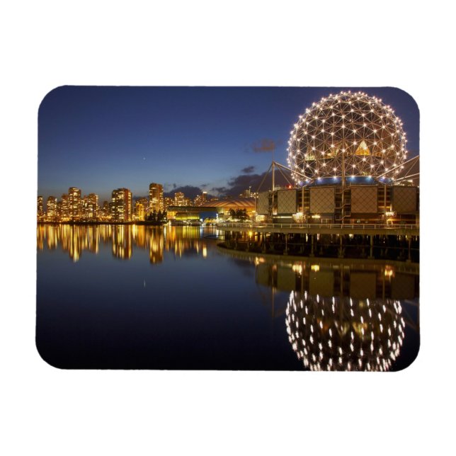 Íman Science World e CBD refletidos em False Creek, (Horizontal)