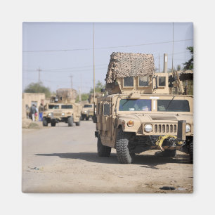 Íman Segurança da conduta de Humvee durante uma