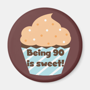 Íman Ser 90 é t-shirt e presentes doces do aniversári