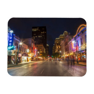 Íman Sexta Rua Em Dusk No Centro Austin, Texas
