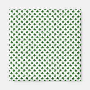 Íman Shamrock verde de 2 tonalidades em Rua branca. Ves