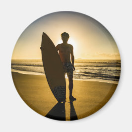 Íman Silhueta de surfe durante o nascer do sol