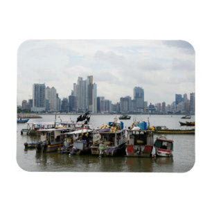 Íman Skyline da Cidade do Panamá com barcos de pesca