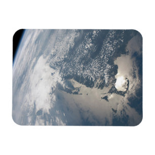 Íman Sol Nas Águas Da Terra.