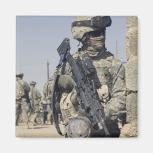 Íman Soldado armado com um MK-48