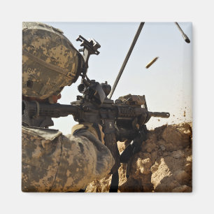 Íman soldado invade forças inimigas