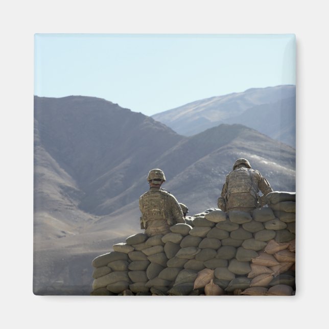 Íman soldados comandam equipamento comunicação (Frente)