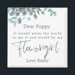 Íman Solicitação de Rapariga de Flor de Leaf Eucalyptus<br><div class="desc">Uma maneira encantadora de fazer esta pergunta especial,  oferecer este ímã com folhas de Eucalipto Azuis enfeitando a borda superior com a Fllowergirl na tipografia moderna set na moda em azul escuro. O resto do texto pode ser facilmente personalizado.</div>