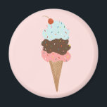 Íman Sorvete triplo com as bordas do arco-íris a rosa<br><div class="desc">Yummy yummy sorvete! Confira este ímã com uma ilustração de um cone de sorvete de colher tripla giro com borrifadas arco-íris e uma cereja no topo. E veja meu compro para mais sorvetes, tacos, brócolis, limões e todo tipo de coisas divertidas! Você sempre pode adicionar seu próprio texto. Avise-me se...</div>