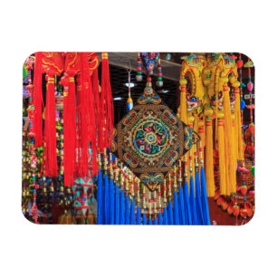 Íman Souvenirs coloridos em uma loja, China
