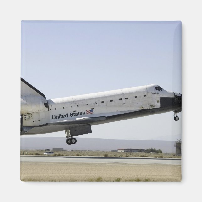 Íman Space Shuttle Atlantis se prepara para pousar 2 (Frente)