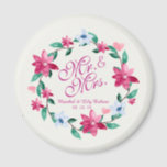 Íman Sr. & Sra. Elegant Floral Wedding | Magnet<br><div class="desc">Para mais personalização,  clique no botão "Personalizar" e use nossa ferramenta de design para modificar este modelo. Se as opções estiverem disponíveis,  você poderá alterar o texto e a imagem simplesmente clicando em "Editar/Remover Texto ou Imagem Aqui" e acrescentando o seu próprio texto. Projetado por Freepik.</div>