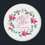 Íman Sr. & Sra. Elegant Floral Wedding | Magnet<br><div class="desc">Para mais personalização,  clique no botão "Personalizar" e use nossa ferramenta de design para modificar este modelo. Se as opções estiverem disponíveis,  você poderá alterar o texto e a imagem simplesmente clicando em "Editar/Remover Texto ou Imagem Aqui" e acrescentando o seu próprio texto. Projetado por Freepik.</div>