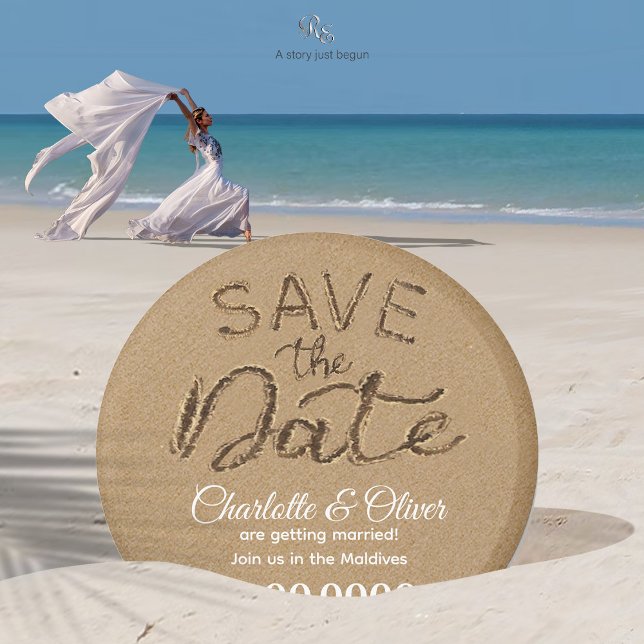 Íman Starfish Beach Salve o ímã de destino da data (Starfish couple Save the Date magnet in sand as the bride gracefully strolls the shore, veil adrift.)