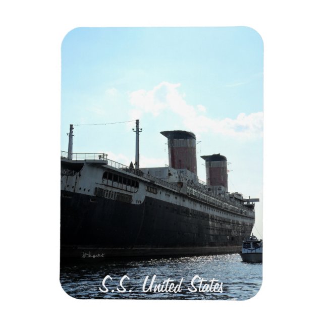 Íman Stern View of S.S. Estados Unidos (Vertical)