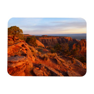 Íman Sunrise no Grand View Trail em CO Monument