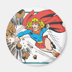 Íman Supergirl Destroys Boulder