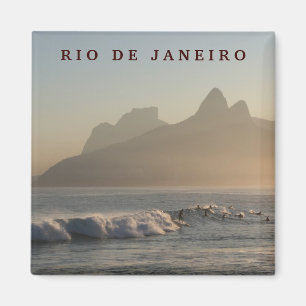 Íman "Surfistas em Arpoador, ímã de Rio de Janeiro"