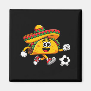 Íman Taco jogando futebol mexicano cinco de maio sombre