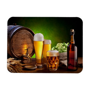 Íman Tambor de cerveja com vidros de cerveja em uma