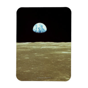 Íman Terra que aumenta sobre a lua