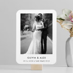 Íman Texto e Foto Elegante Simples | Salvar a data<br><div class="desc">Texto e Foto Elegante Simples | Salve a Imã salve a data de script Elegante de data e branco de na moda. Perfeito para casamentos,  aniversários,  graduações e outros eventos.</div>