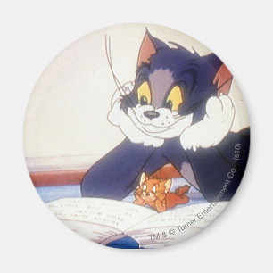 Íman Tom e Jerry leram um livro