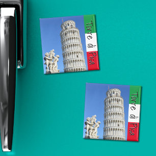 Íman Torre de Pisa e estátua de Putti