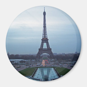 Íman Torre Eiffel no alvorecer