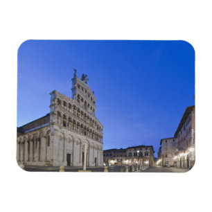 Íman Toscana, Lucca, Piazza San Michele ao amanhecer
