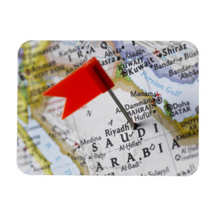 Íman Trace o pino colocado em Riyadh, Arábia Saudita n