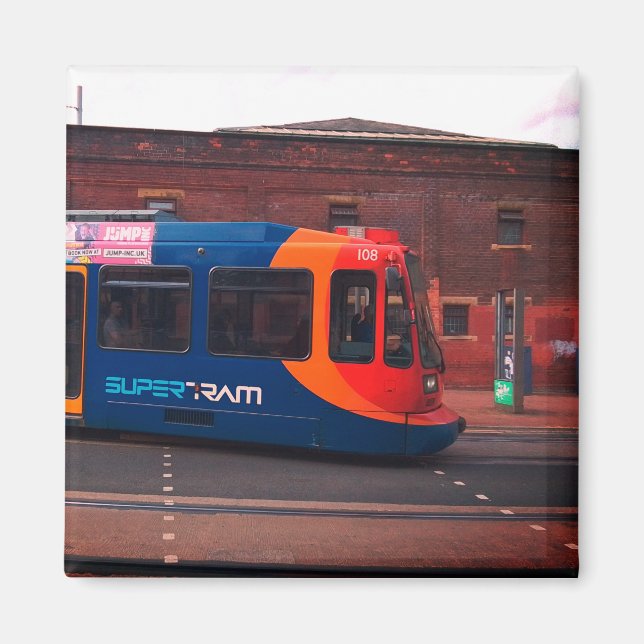 Íman Tram, na rua (Frente)