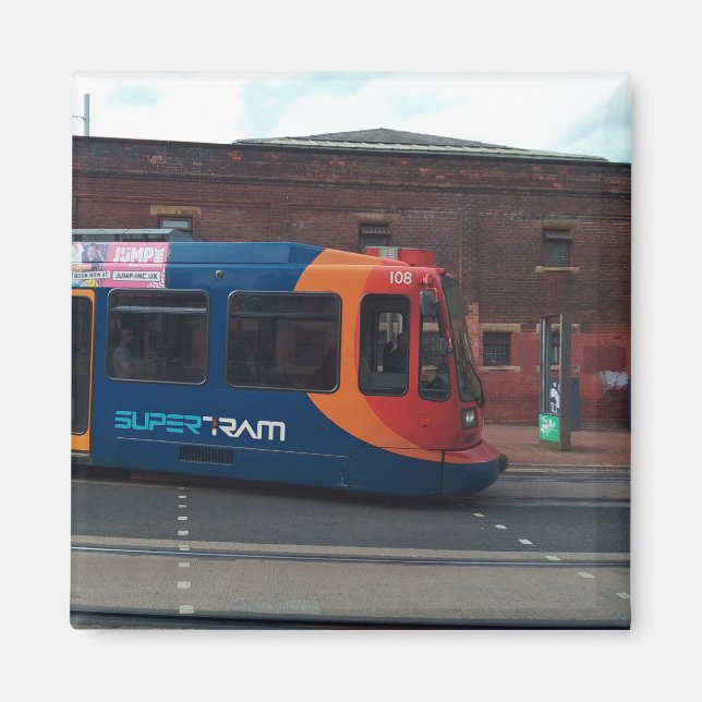 Íman Tram, na rua (Frente)