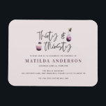 Íman Trinta e trinta anos de convite<br><div class="desc">Trinta e sede aniversário de 30 anos de convite postal. Apresentando elegantes ilustrações de aquarela de cocktails,  vinho,  rosa,  gin,  em belas plumas roxas,  cinzentos e verdes. Um design excelente divertido para celebrar o seu marco.</div>