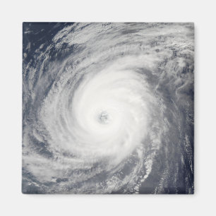 Íman Tufão Sudal ao sul de Japão