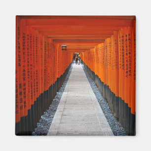 Íman Túnel de santuário vermelho em Fushimi Inari, Kyot
