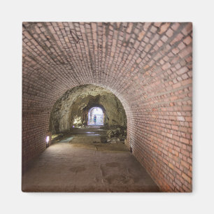 Íman Túnel de Tijolo em um Bunker Militar