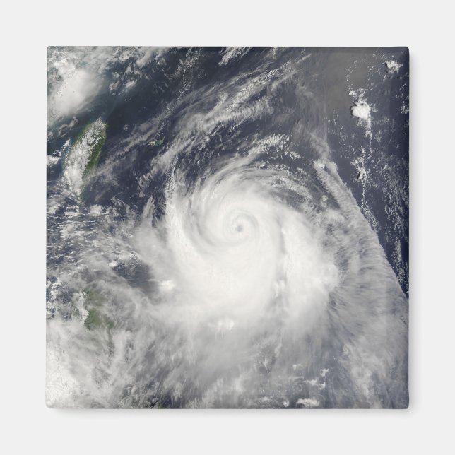 Íman Typhoon Ewiniar (Frente)