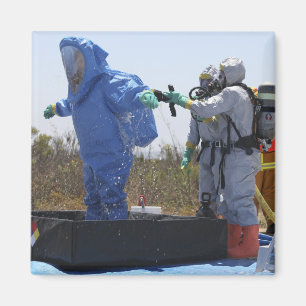 Íman Um aviador está em uma cuba