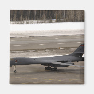 Íman Um B-1B Lancer executa um toque e vai