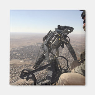 Íman Um chefe de tripulação procura atividade suspeita